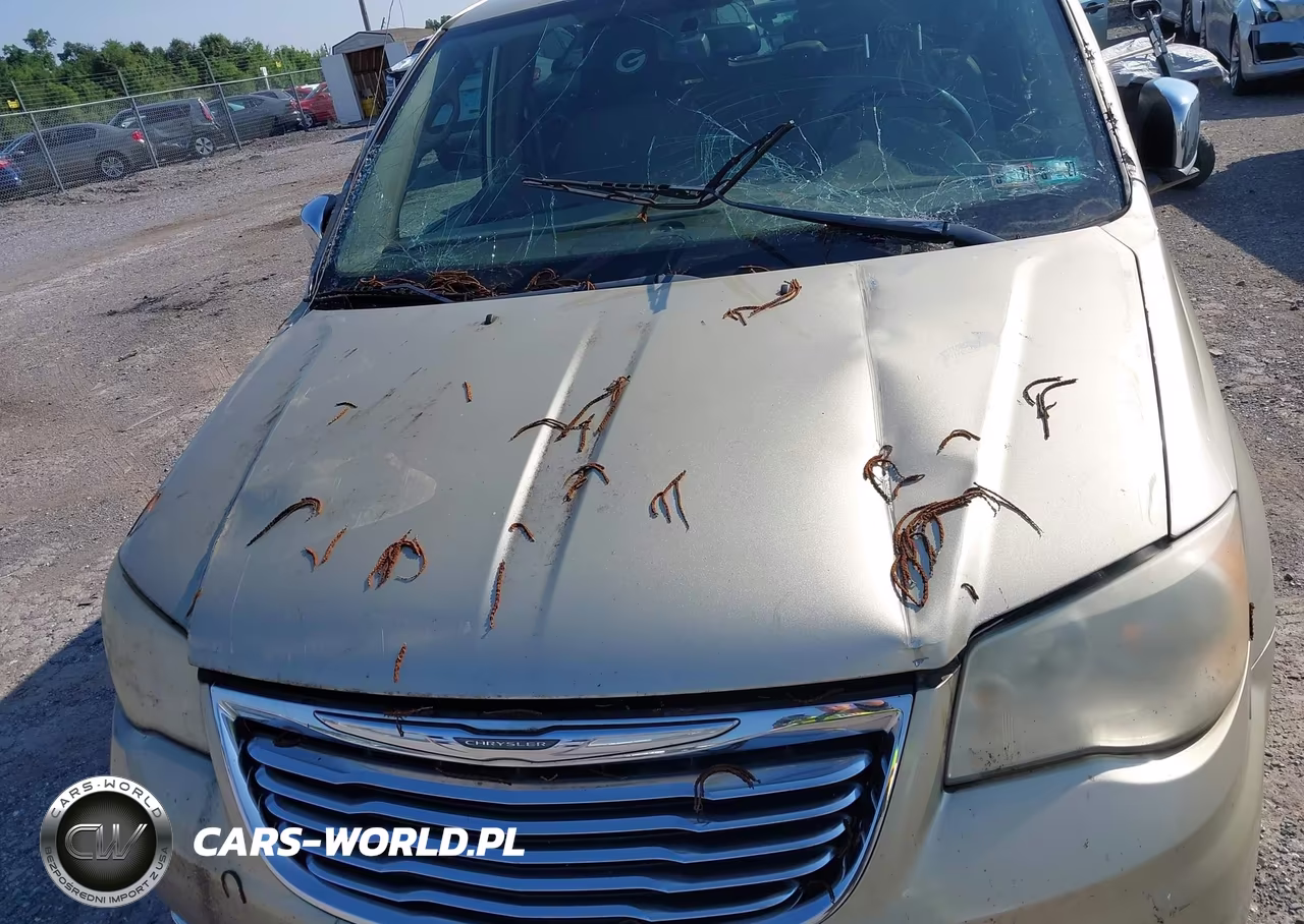 2011 Chrysler Town & Country Touring-L VIN:2A4RR8DGXBR610798 - 6
