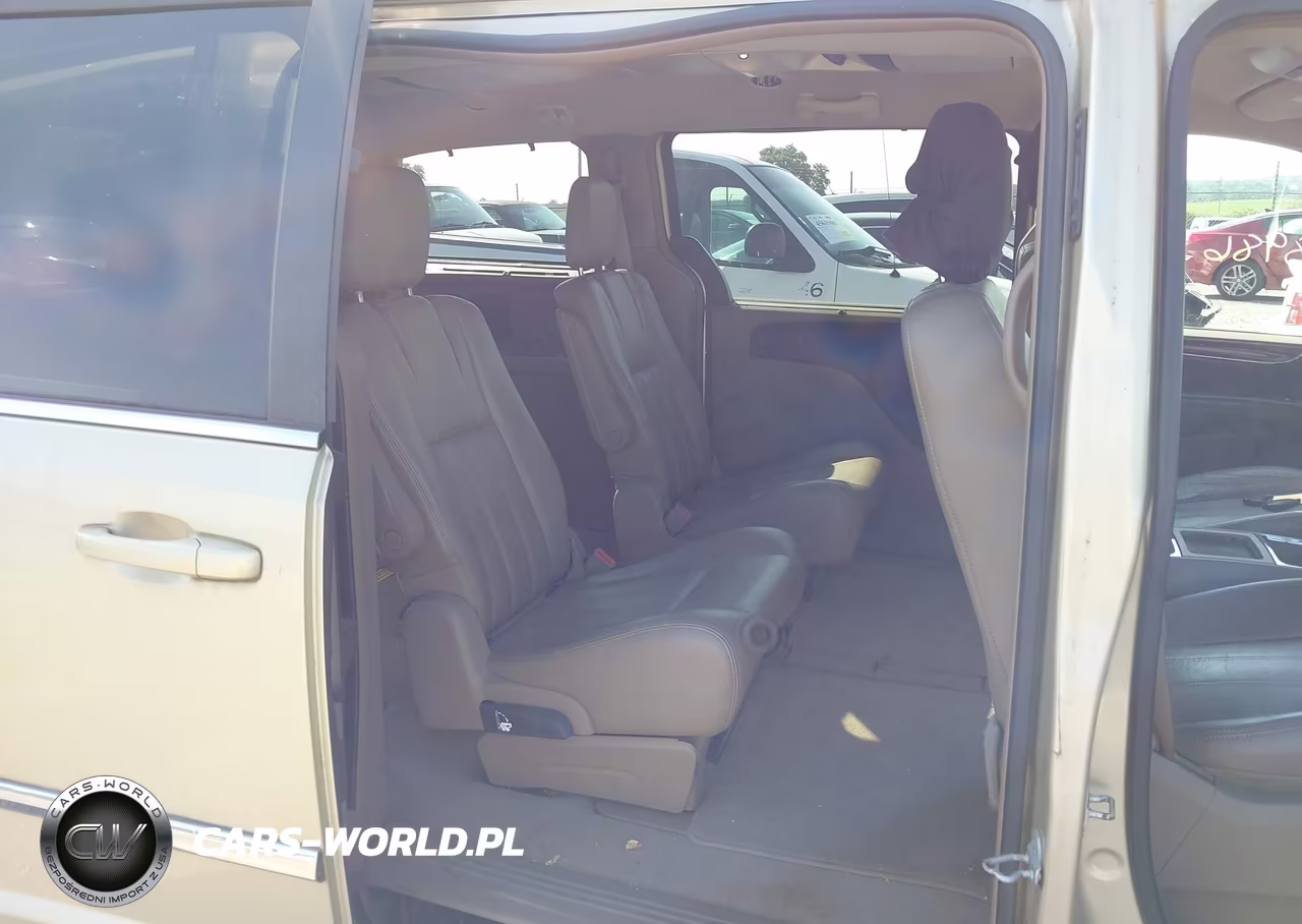 2011 Chrysler Town & Country Touring-L VIN:2A4RR8DGXBR610798 - 8