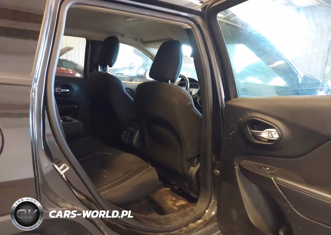 2016 Jeep Cherokee Altitude VIN:1C4PJMCB1GW218794 - 8