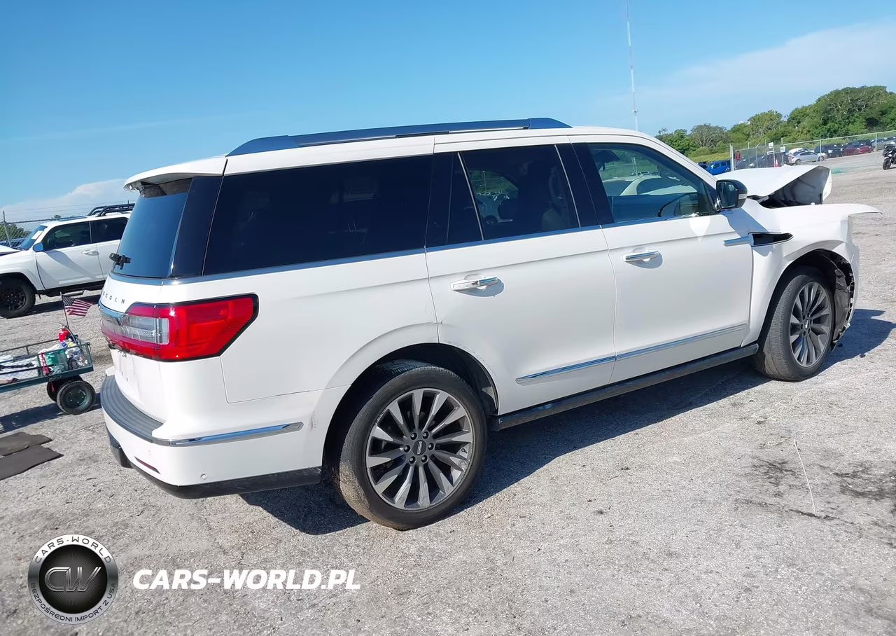 2019 Lincoln Navigator Select VIN:5LMJJ2HT4KEL14017 - 4
