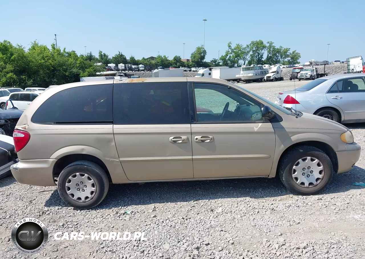 2003 Chrysler Town & Country Lx VIN:2C4GP44373R145858 - 13