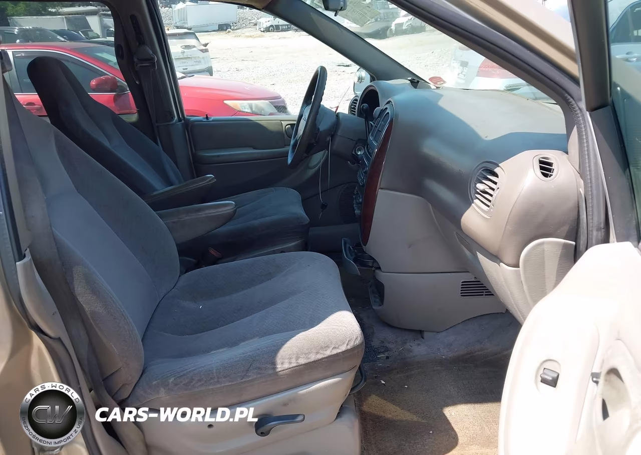 2003 Chrysler Town & Country Lx VIN:2C4GP44373R145858 - 5