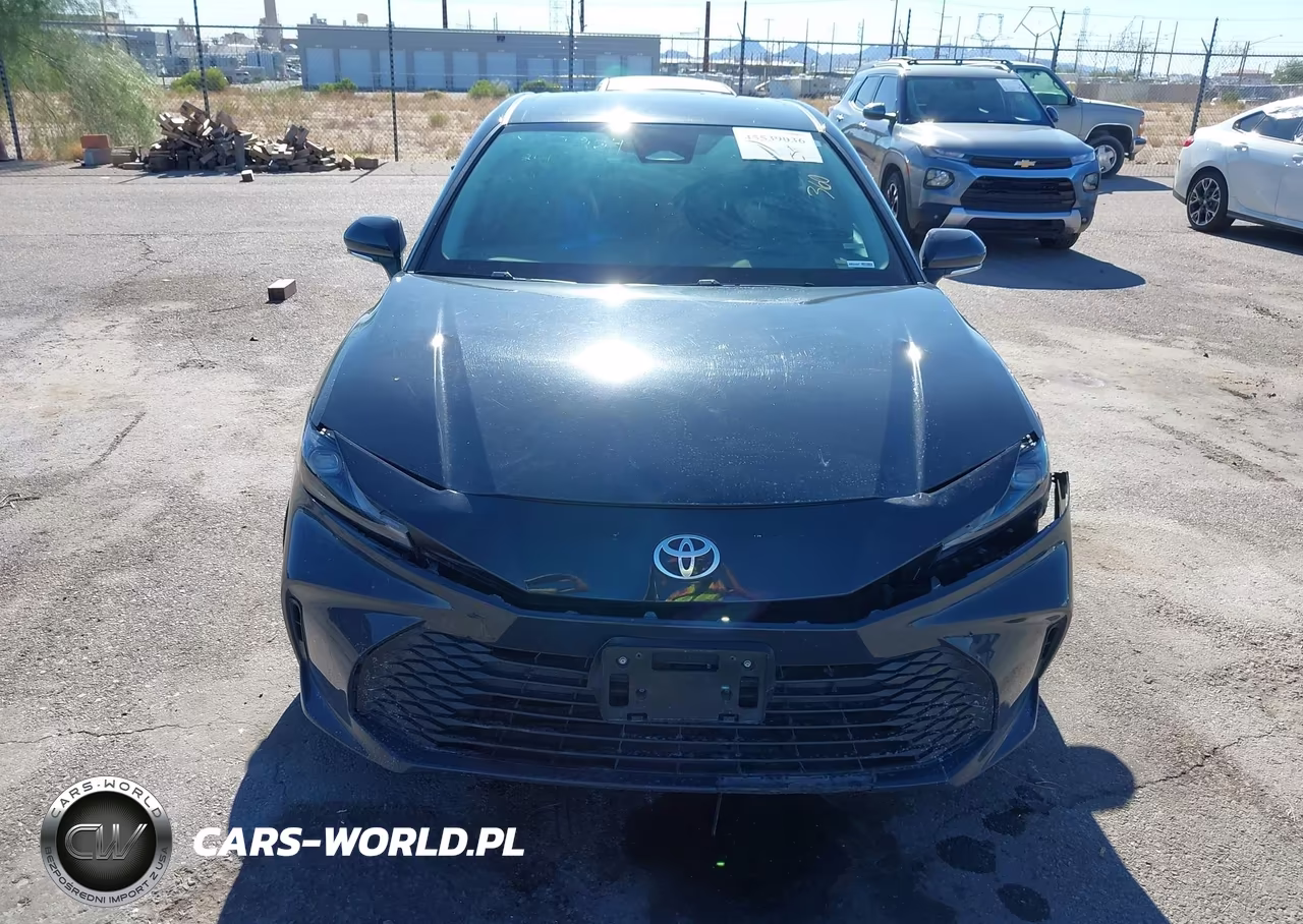 2025 Toyota Camry Le VIN:4T1DAACKXSU520814 - 12
