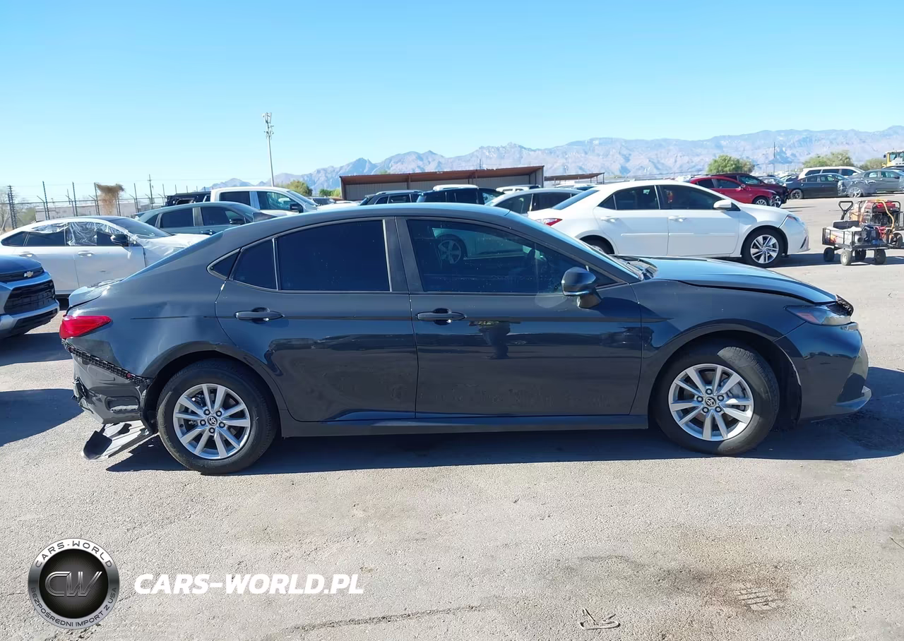 2025 Toyota Camry Le VIN:4T1DAACKXSU520814 - 13