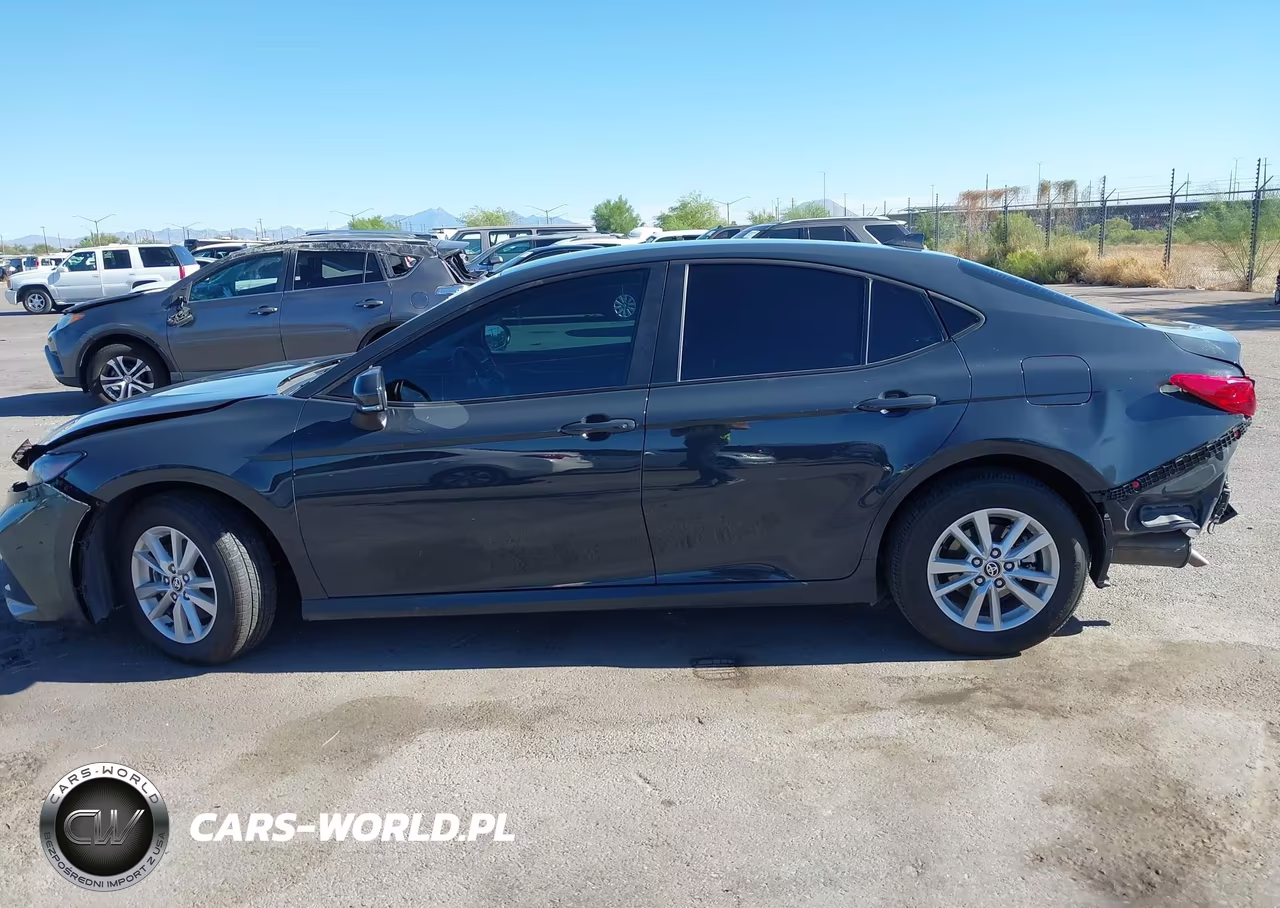 2025 Toyota Camry Le VIN:4T1DAACKXSU520814 - 14