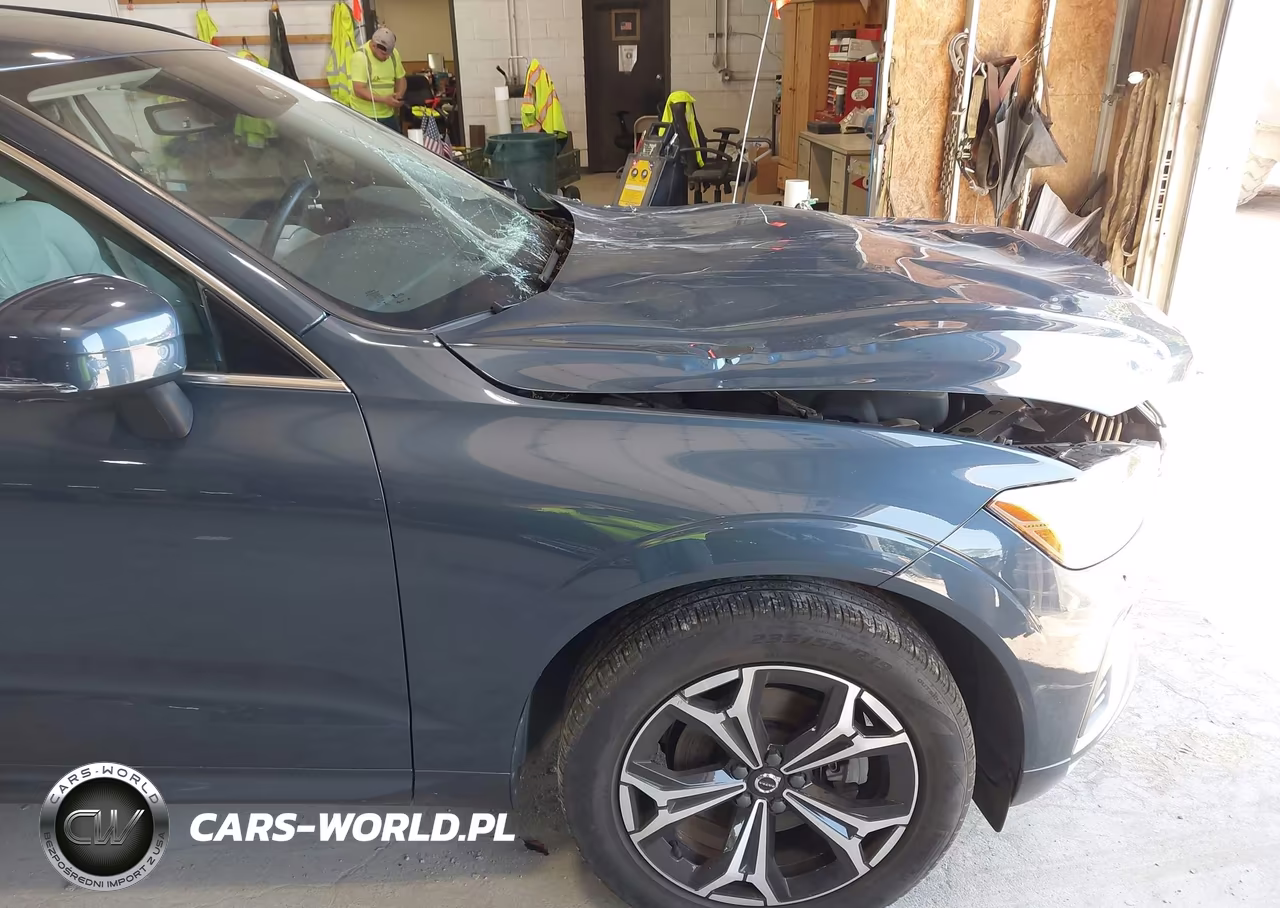 2022 Volvo Xc60 B5 Momentum VIN:YV4L12RK3N1911934 - 19