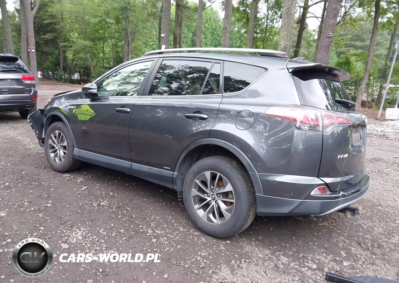2018 Toyota Rav4 Hybrid Le VIN:JTMRJREV1JD257658 - 3