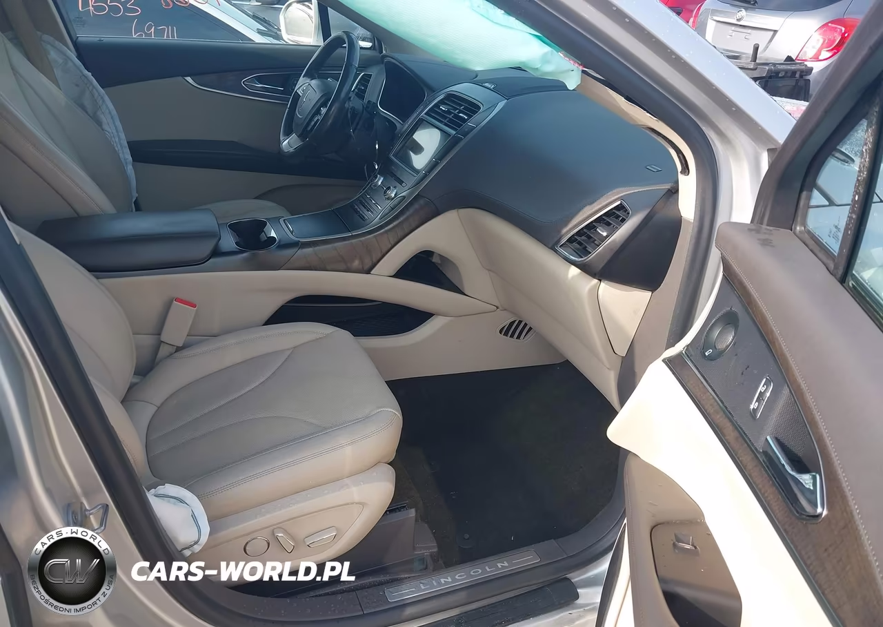 2019 Lincoln Nautilus Reserve VIN:2LMPJ8L98KBL67606 - 5