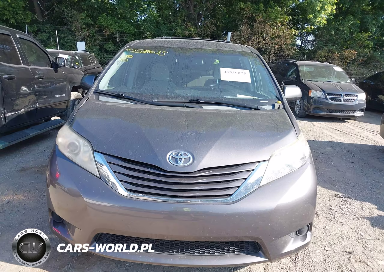 2015 Toyota Sienna Le 7 Passenger VIN:5TDJK3DC9FS126206 - 12