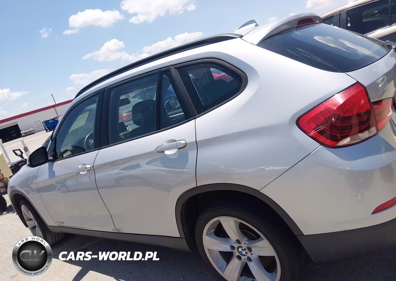2015 BMW X1 xDrive35I VIN:WBAVM5C54FVV94499 - 14
