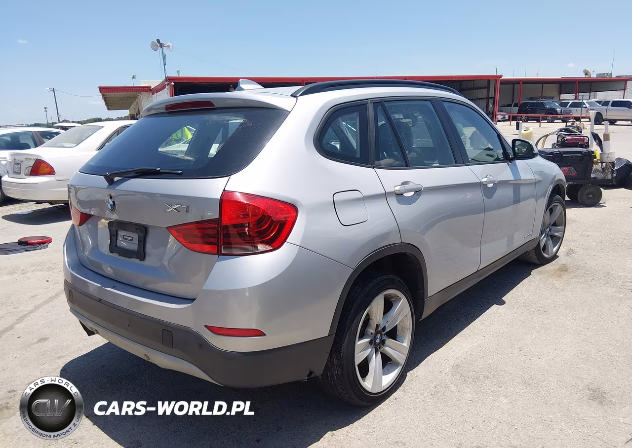 2015 BMW X1 xDrive35I VIN:WBAVM5C54FVV94499 - 4