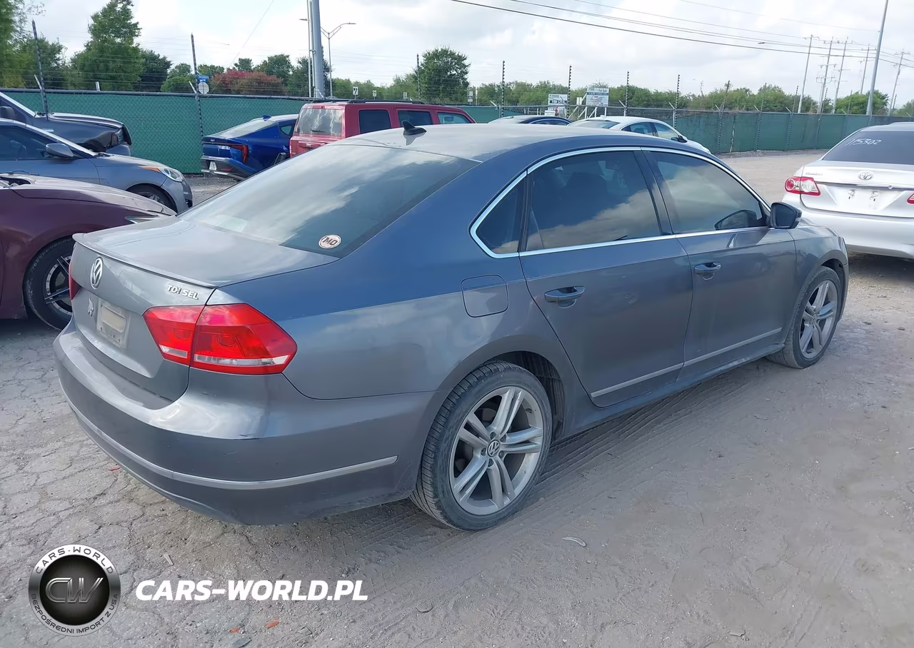 2014 Volkswagen Passat 2.0L Tdi Sel Premium VIN:1VWCN7A35EC039315 - 4