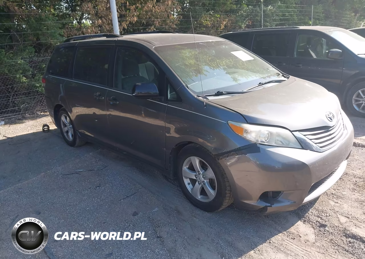 2011 Toyota Sienna Le V6 – zdjęcie 1 z 16