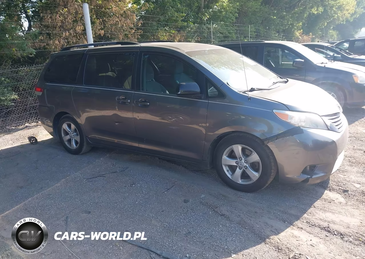 2011 Toyota Sienna Le V6 VIN:5TDKK3DC4BS089841 - 13