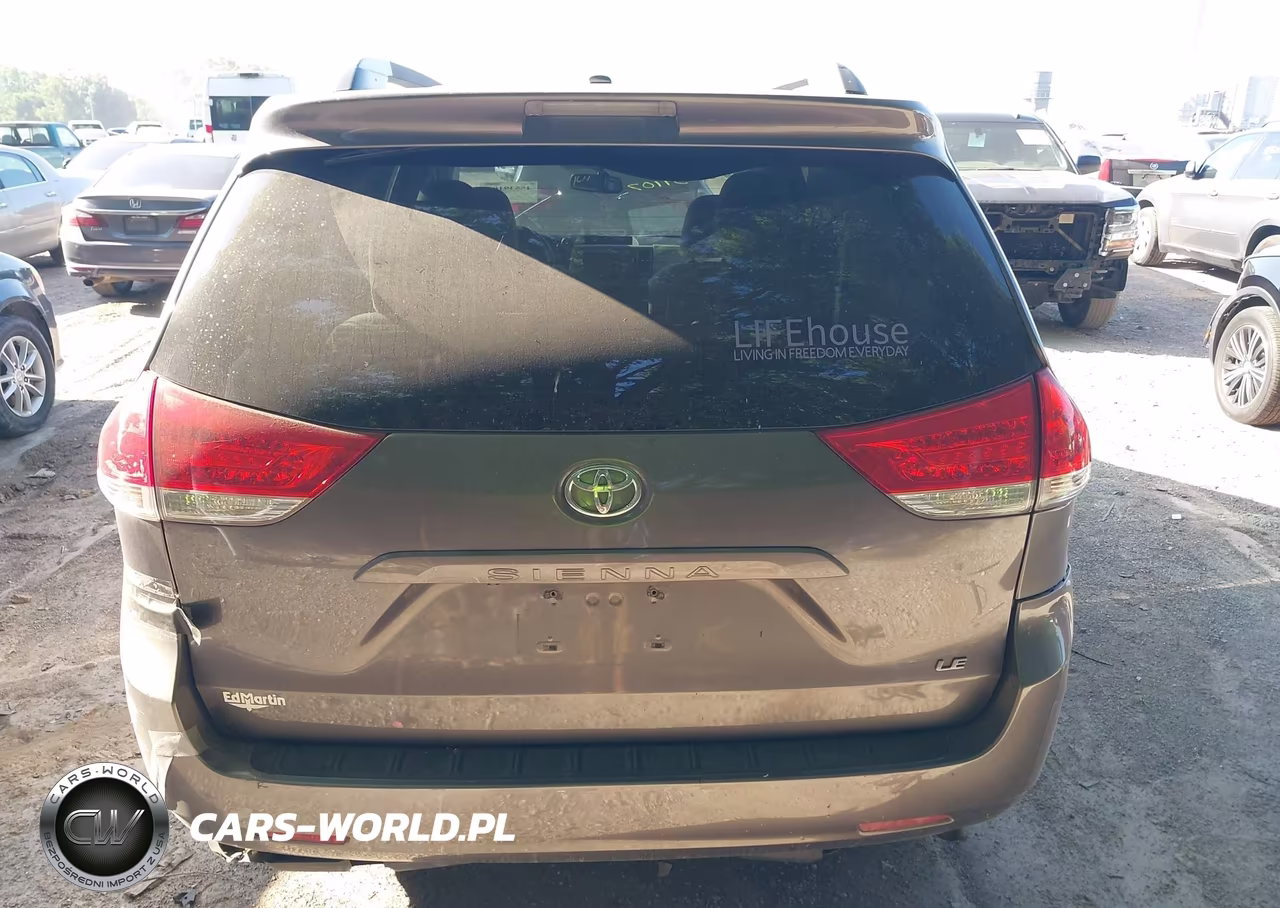2011 Toyota Sienna Le V6 VIN:5TDKK3DC4BS089841 - 16
