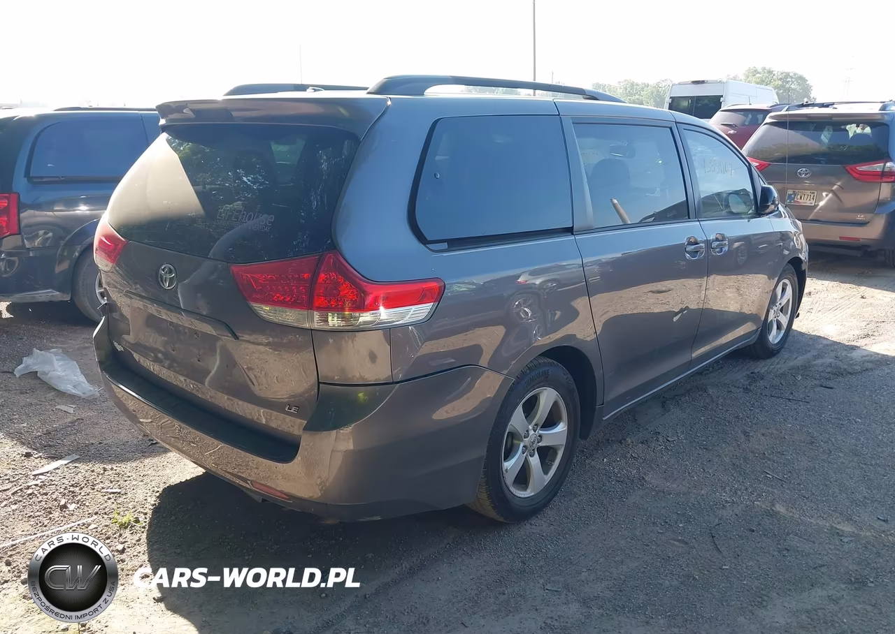 2011 Toyota Sienna Le V6 VIN:5TDKK3DC4BS089841 - 4
