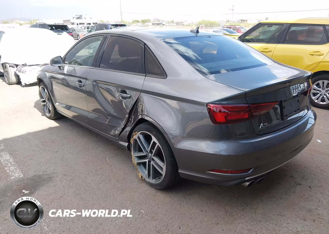 2017 Audi A3 2.0T Premium VIN:WAUAUGFF3H1045014 - 3