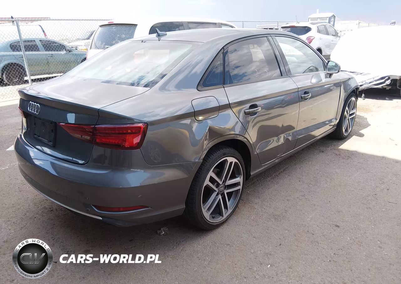 2017 Audi A3 2.0T Premium VIN:WAUAUGFF3H1045014 - 4