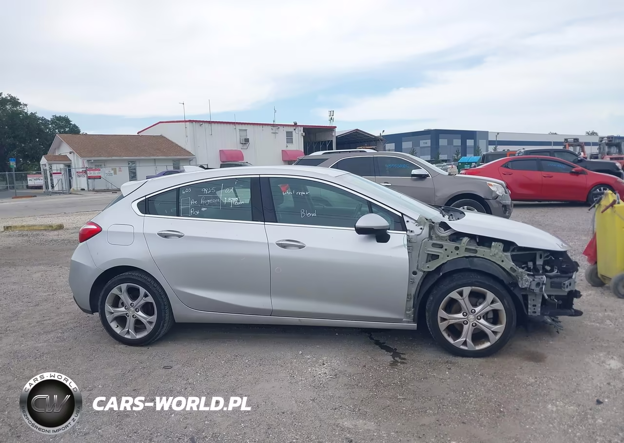 2018 Chevrolet Cruze Premier Auto VIN:3G1BF6SM2JS638859 - 13