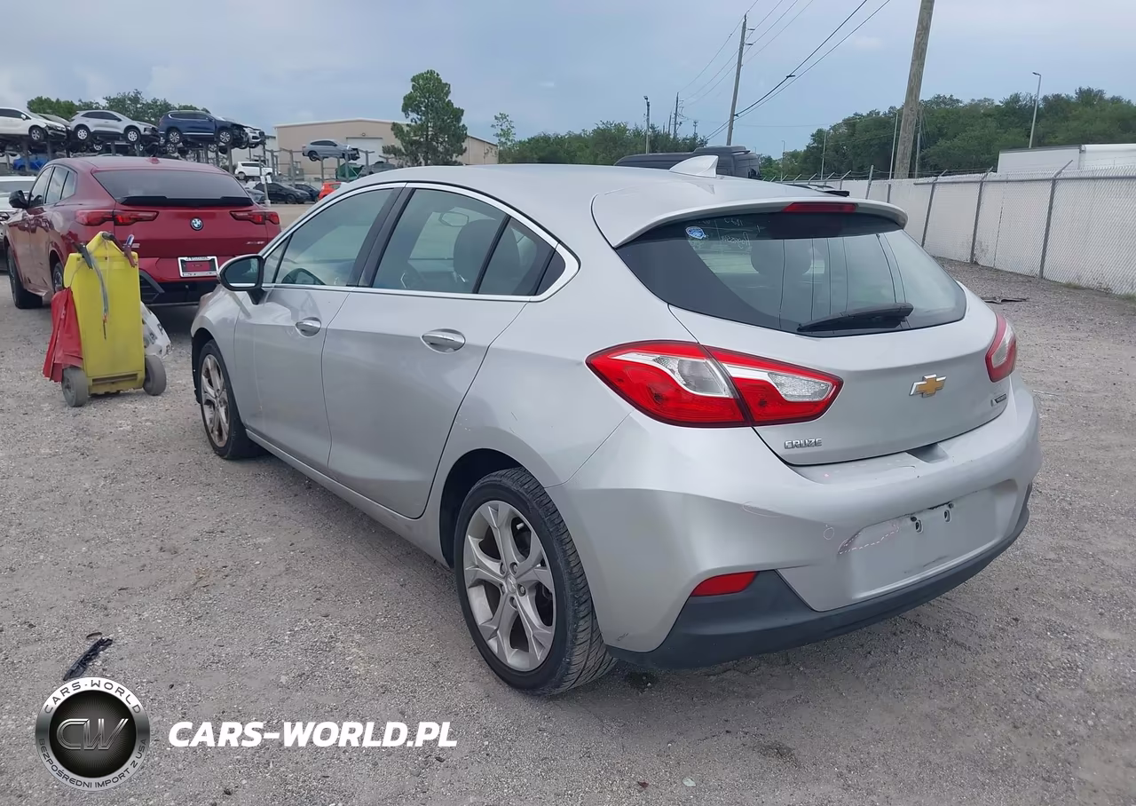 2018 Chevrolet Cruze Premier Auto VIN:3G1BF6SM2JS638859 - 3