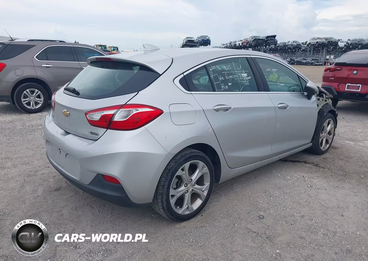 2018 Chevrolet Cruze Premier Auto VIN:3G1BF6SM2JS638859 - 4