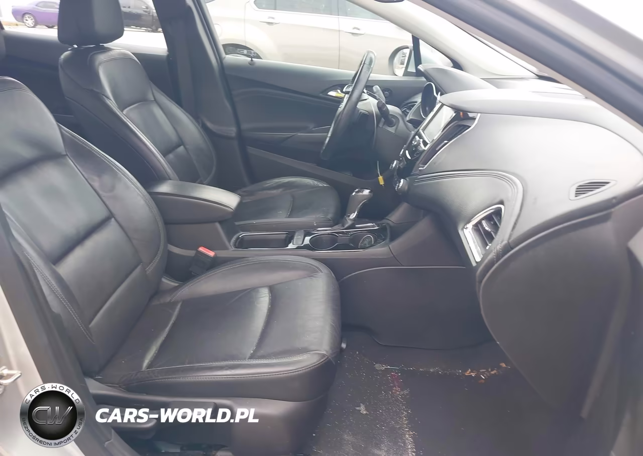 2018 Chevrolet Cruze Premier Auto VIN:3G1BF6SM2JS638859 - 5