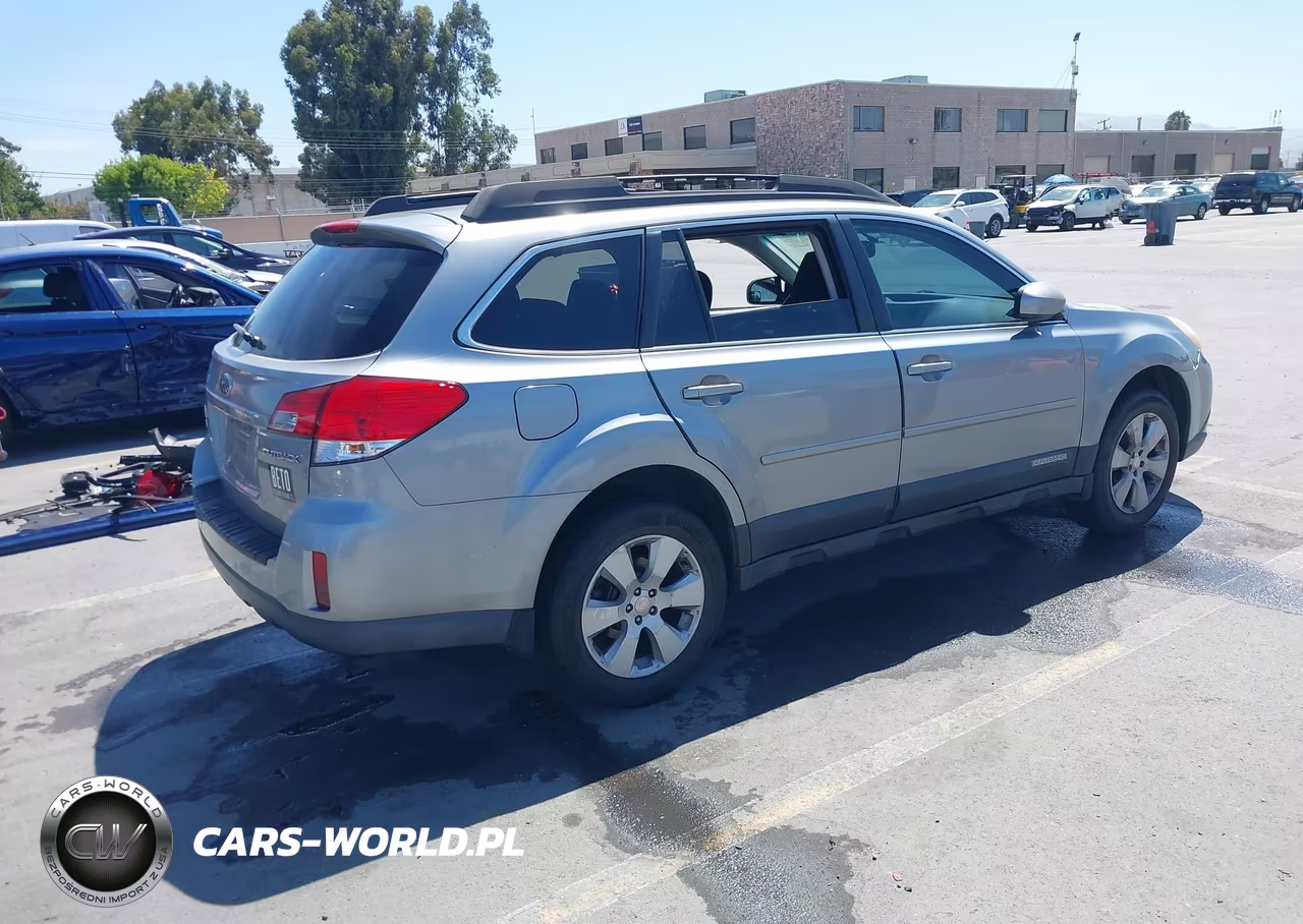 2011 Subaru Outback 2.5I Premium VIN:4S4BRCBC2B3336060 - 4
