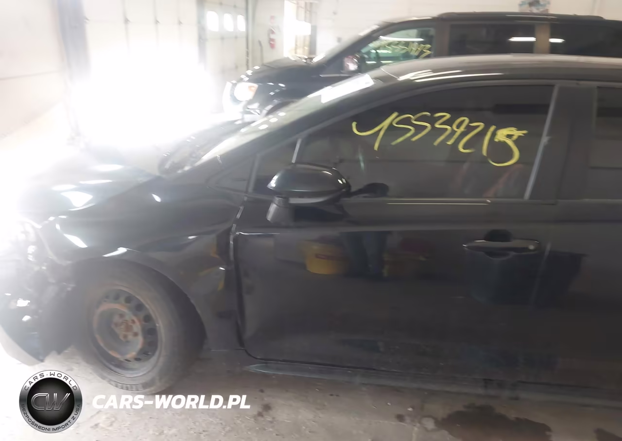 2020 Toyota Corolla L VIN:JTDDPRAE1LJ066261 - 13
