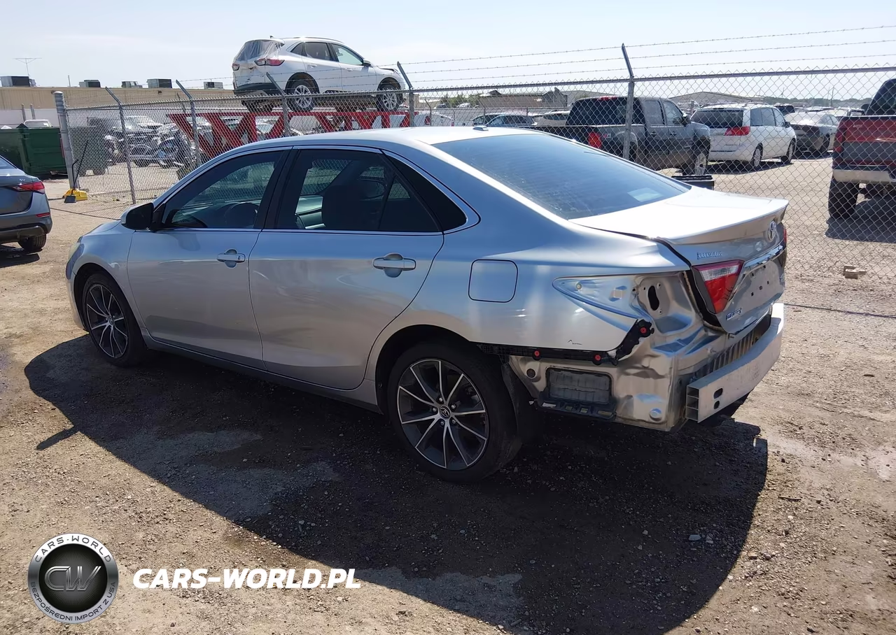 2015 Toyota Camry Xse VIN:4T1BF1FK2FU030345 - 3