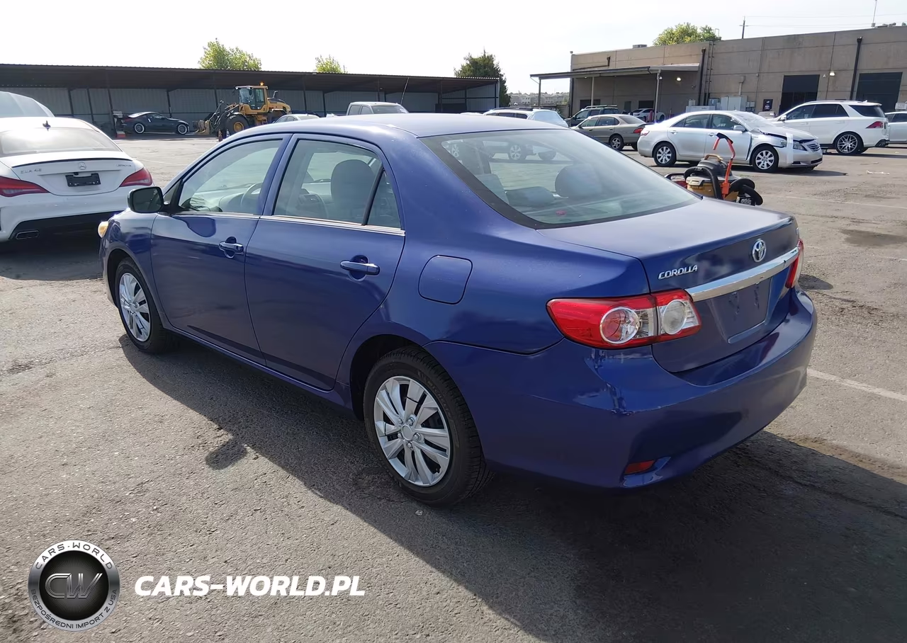 2013 Toyota Corolla Le VIN:5YFBU4EE6DP205570 - 3