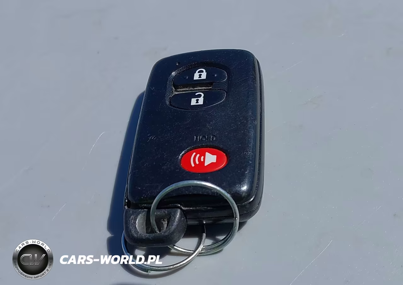 2013 Toyota Prius Two VIN:JTDKN3DU2D5569529 - 11