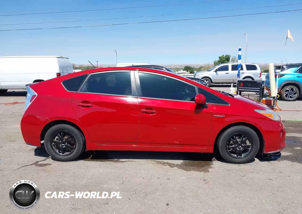2013 Toyota Prius Two VIN:JTDKN3DU2D5569529 - 13