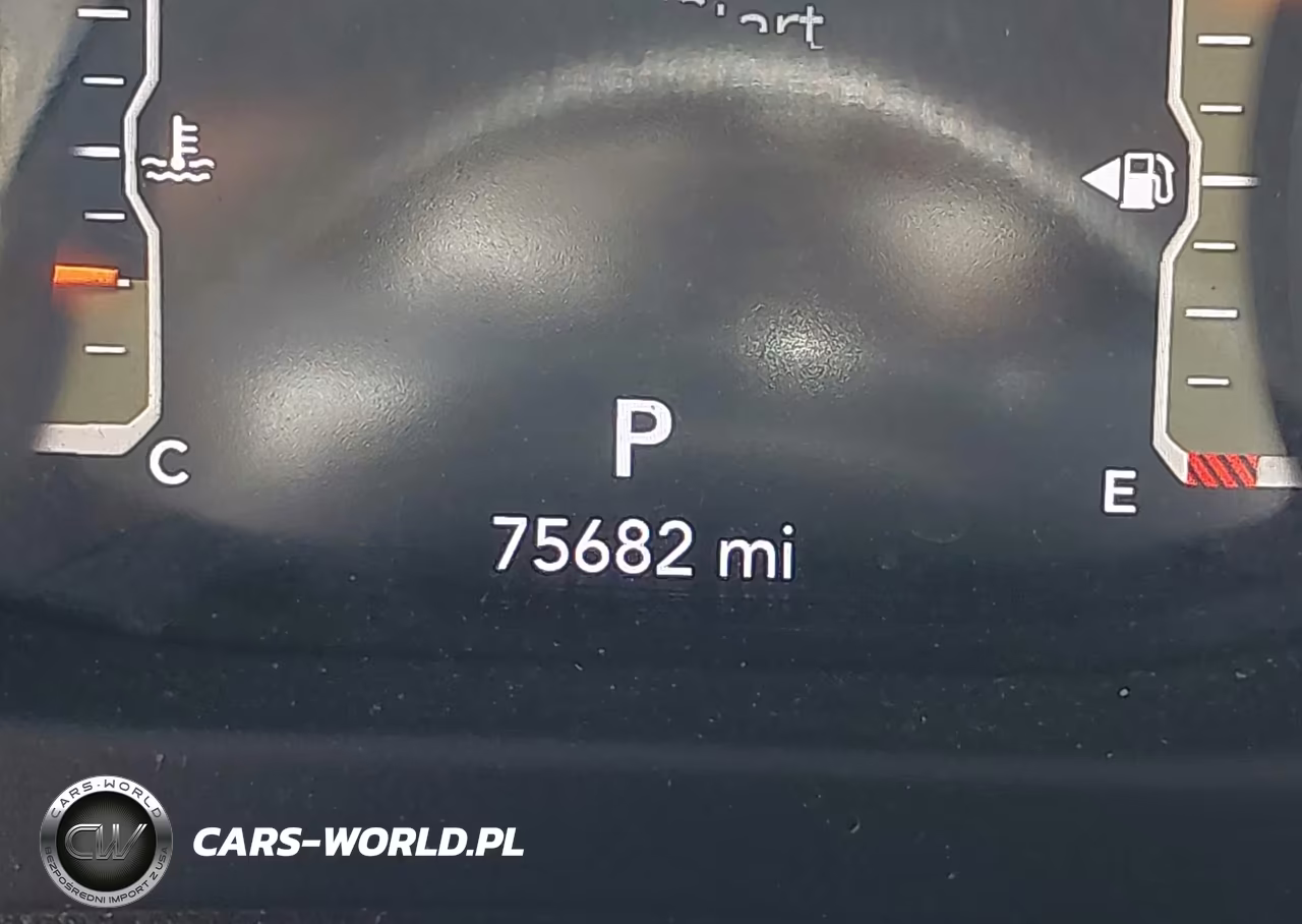 2018 Jeep Wrangler Unlimited Sahara VIN:1C4HJXEG6JW291777 - 16