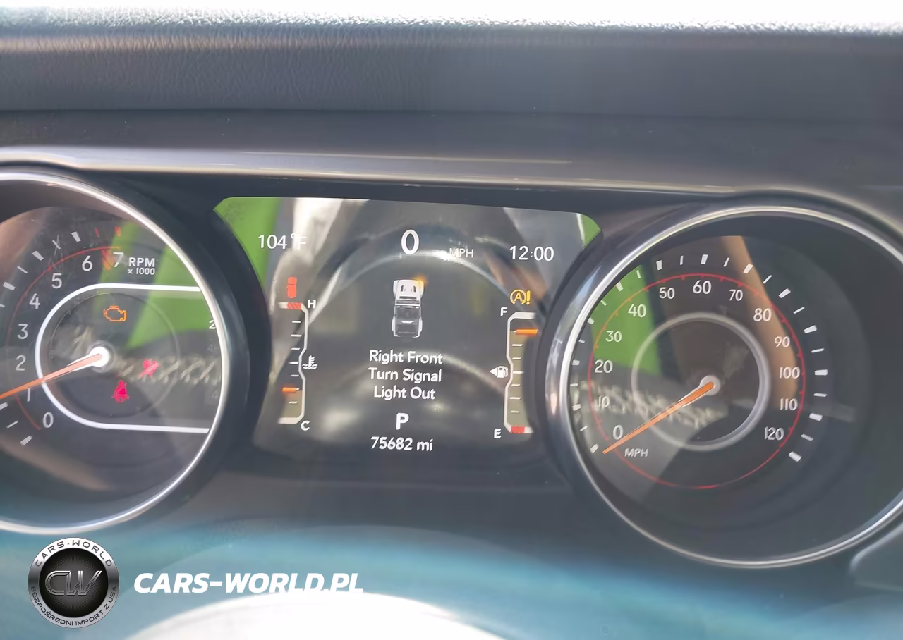 2018 Jeep Wrangler Unlimited Sahara VIN:1C4HJXEG6JW291777 - 7