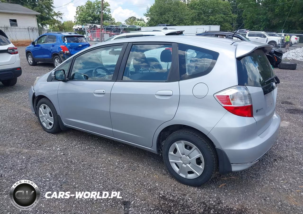 2013 Honda Fit VIN:JHMGE8H32DC036207 - 3