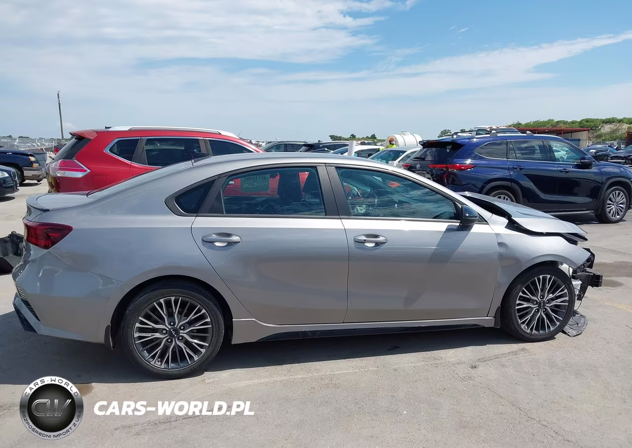 2023 Kia Forte Gt-Line VIN:3KPF54AD8PE620309 - 13
