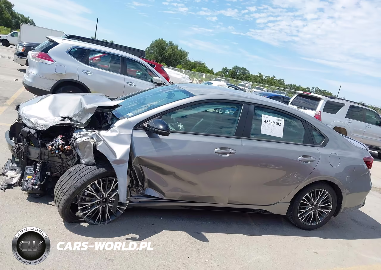 2023 Kia Forte Gt-Line VIN:3KPF54AD8PE620309 - 14