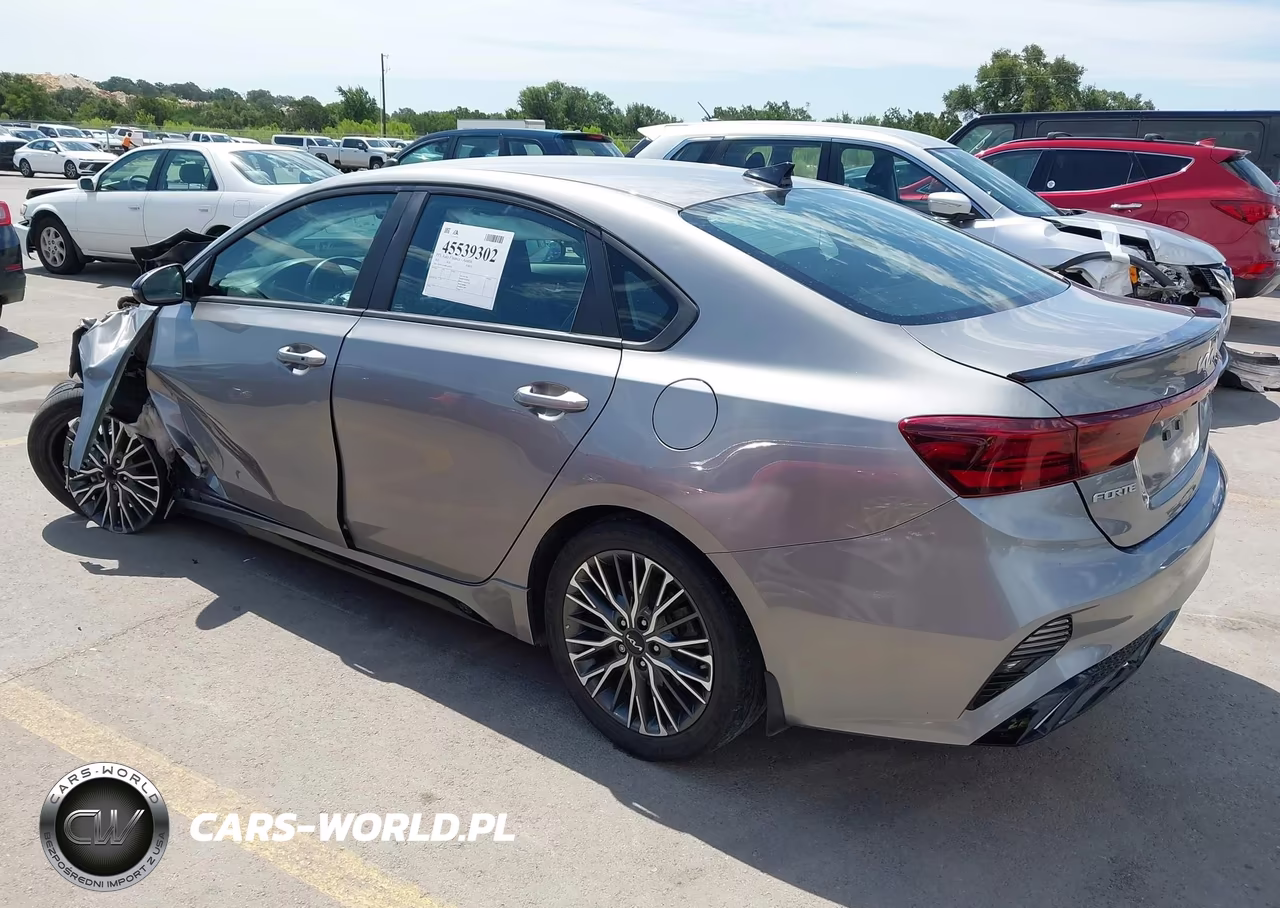 2023 Kia Forte Gt-Line VIN:3KPF54AD8PE620309 - 3