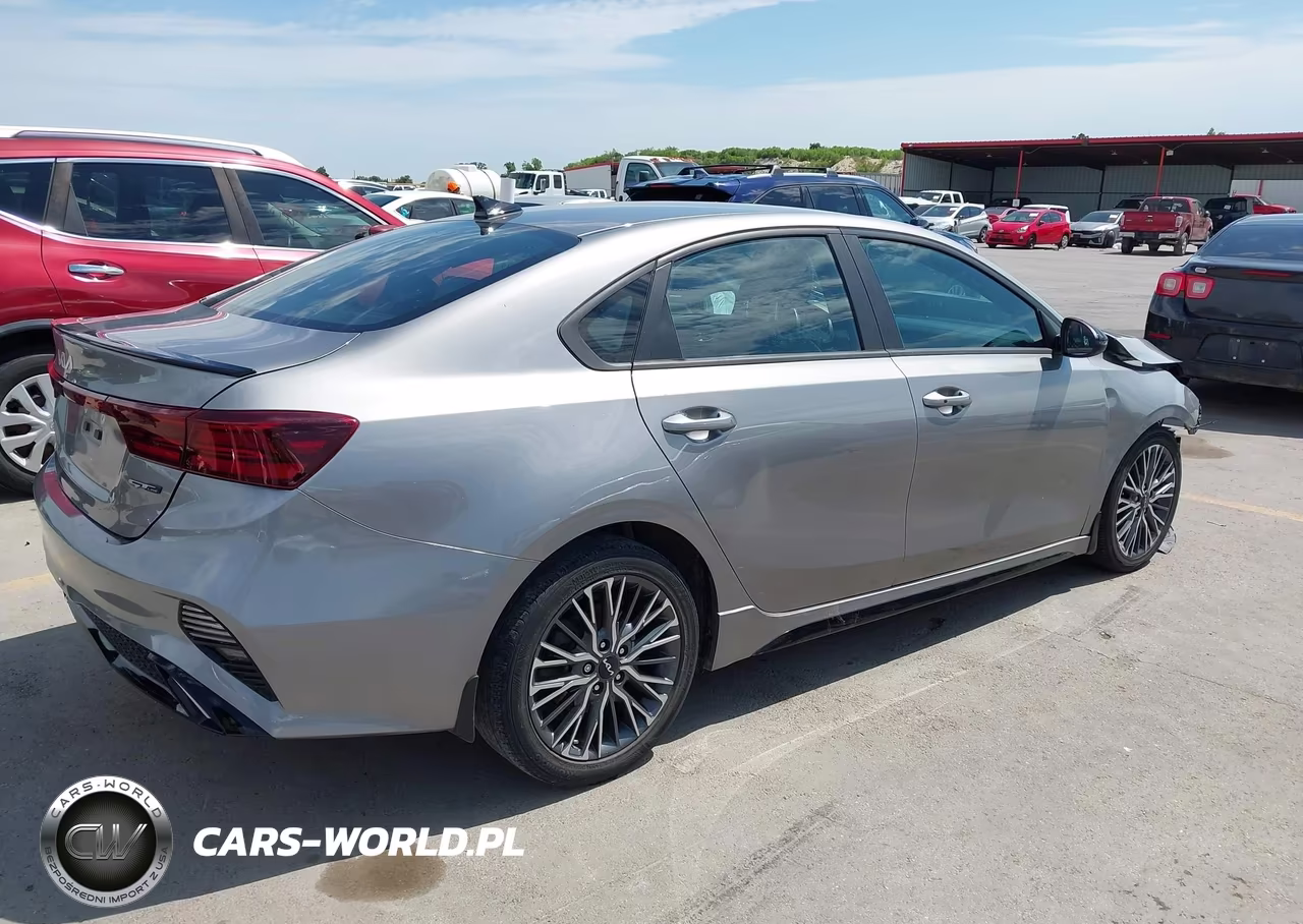 2023 Kia Forte Gt-Line VIN:3KPF54AD8PE620309 - 4