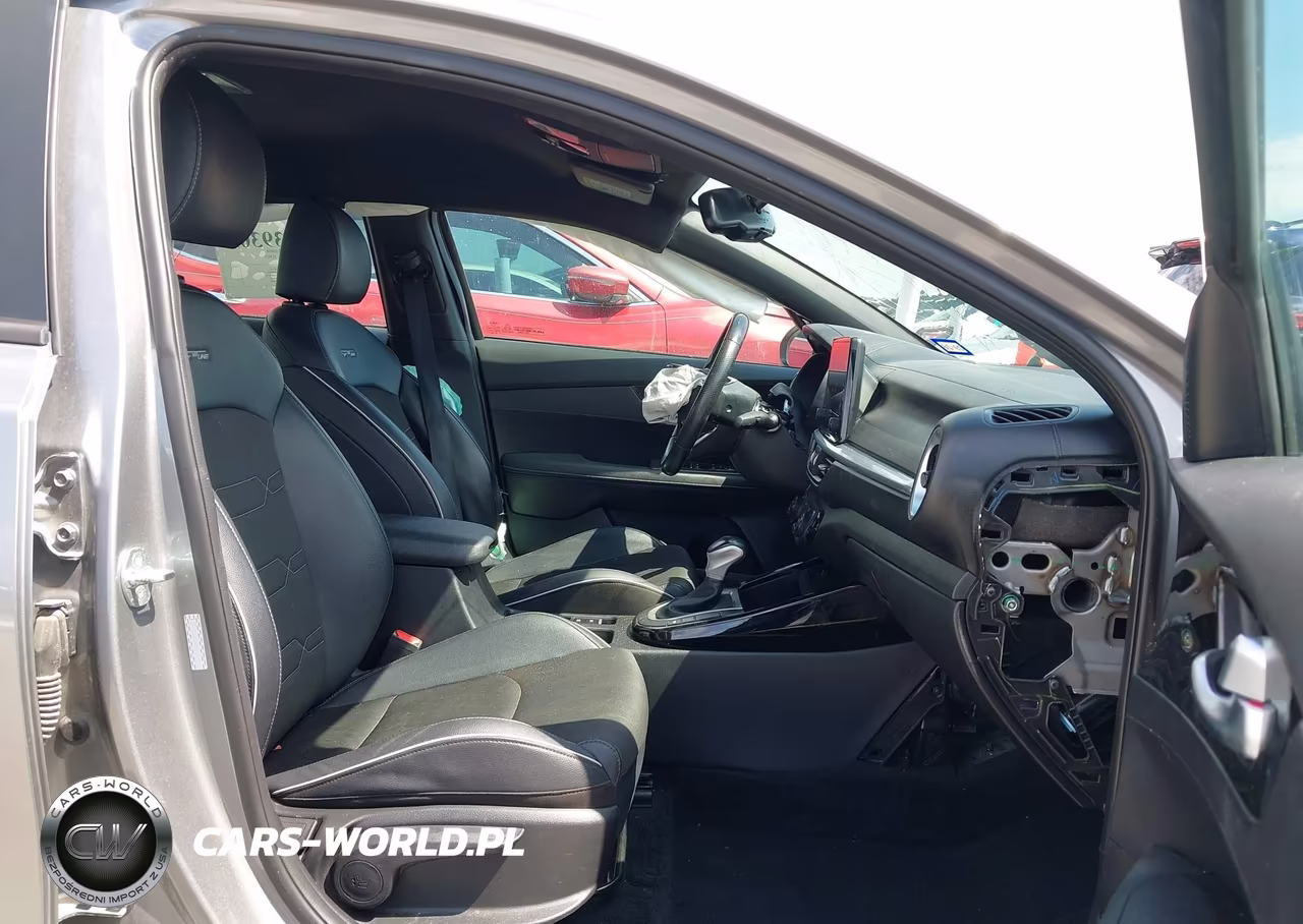 2023 Kia Forte Gt-Line VIN:3KPF54AD8PE620309 - 5