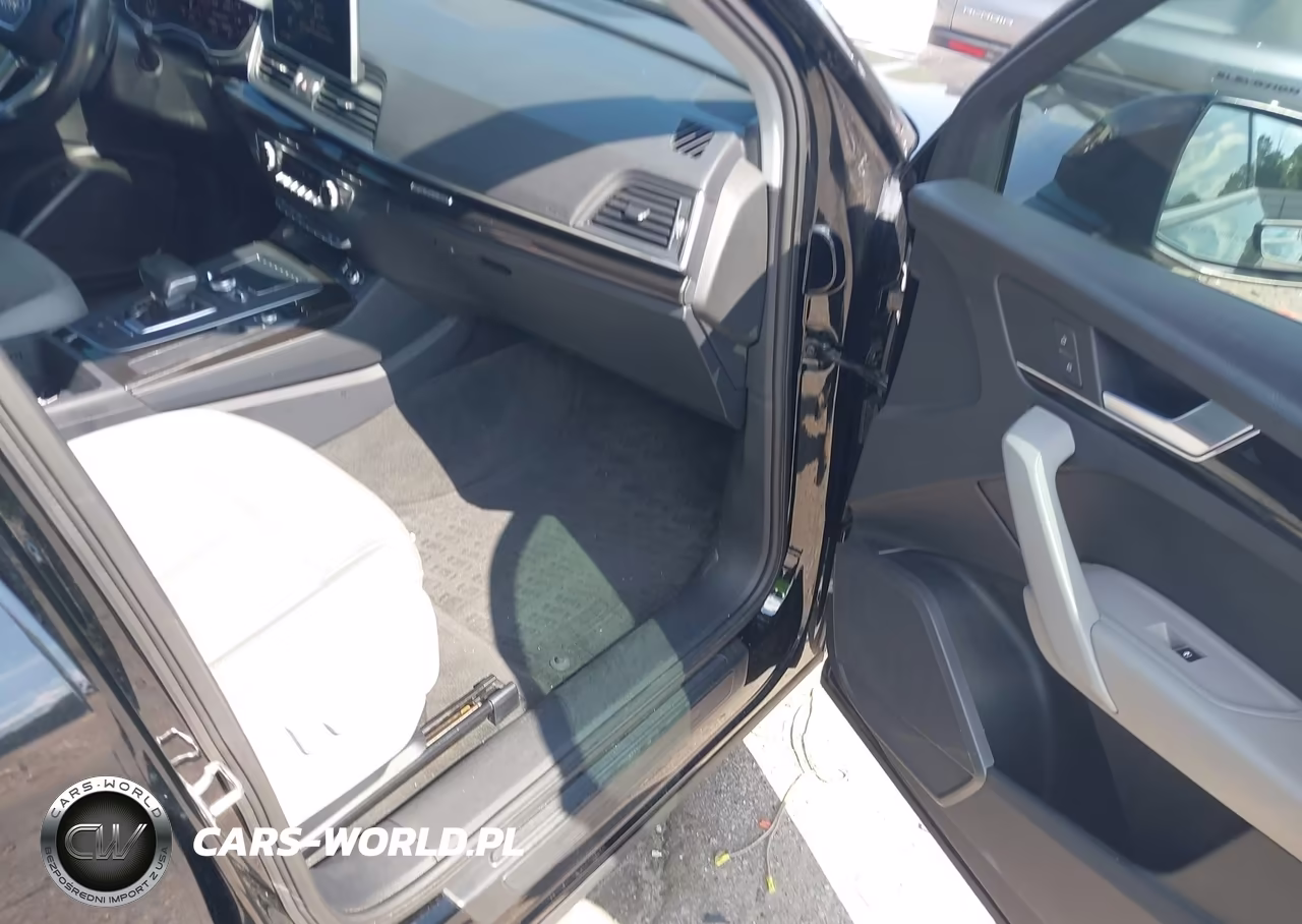 2018 Audi Q5 2.0T Premium VIN:WA1ANAFY8J2205235 - 5