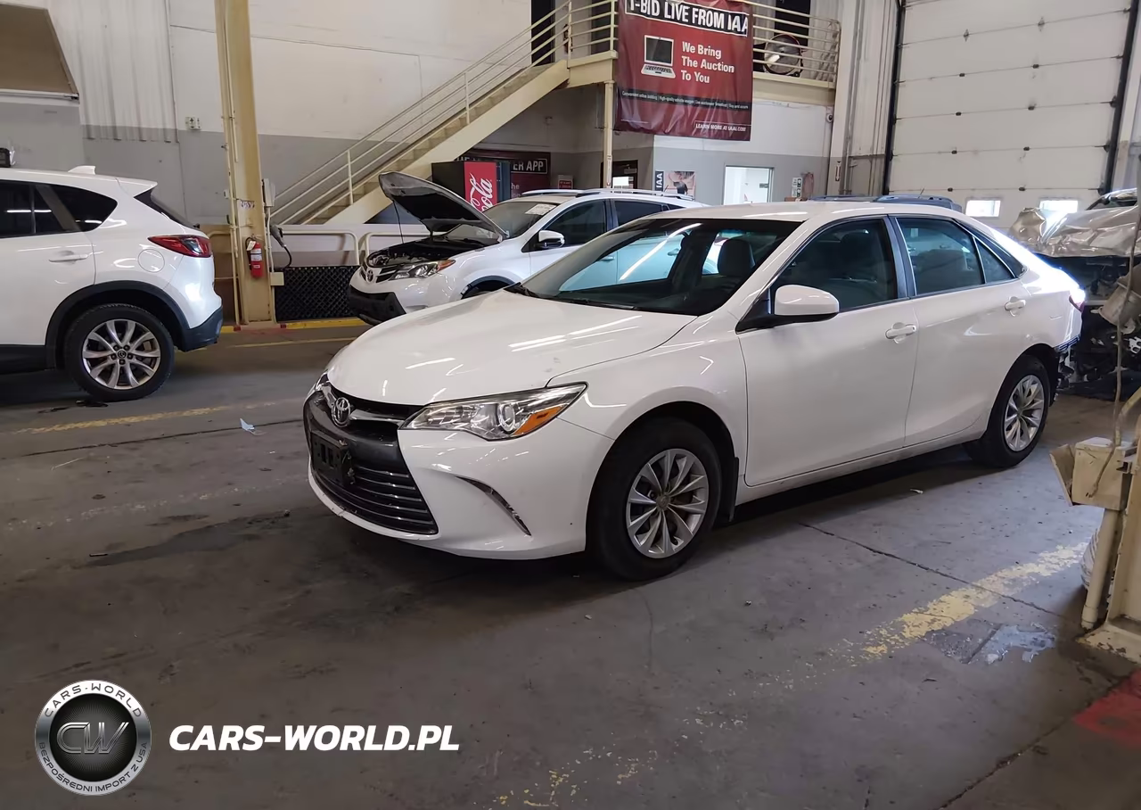 2016 Toyota Camry Le VIN:4T4BF1FK3GR528349 - 2
