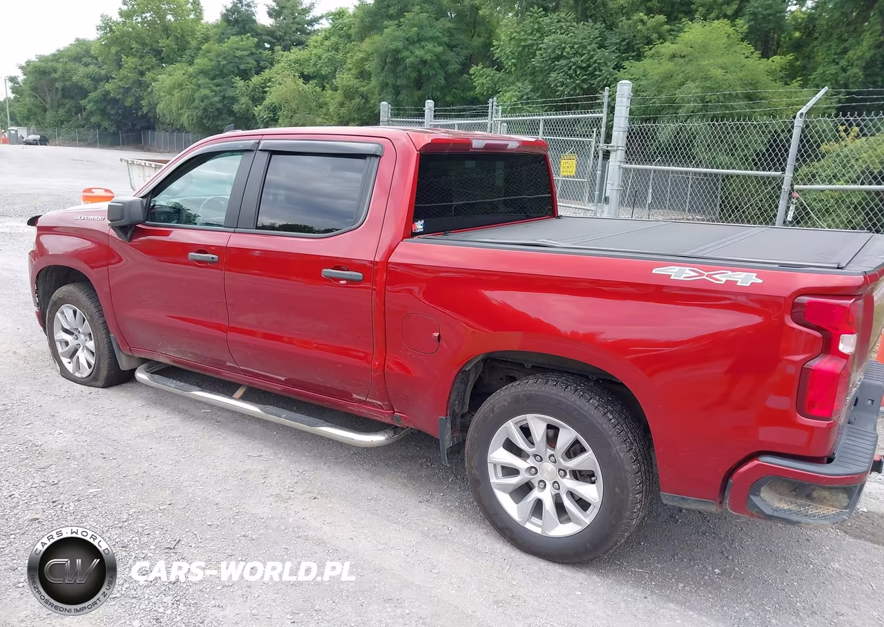 2021 Chevrolet Silverado 1500 4Wd Short Bed Custom VIN:3GCPYBEKXMG274224 - 3