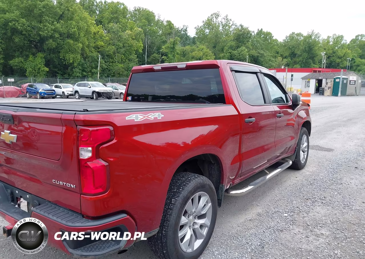 2021 Chevrolet Silverado 1500 4Wd Short Bed Custom VIN:3GCPYBEKXMG274224 - 4