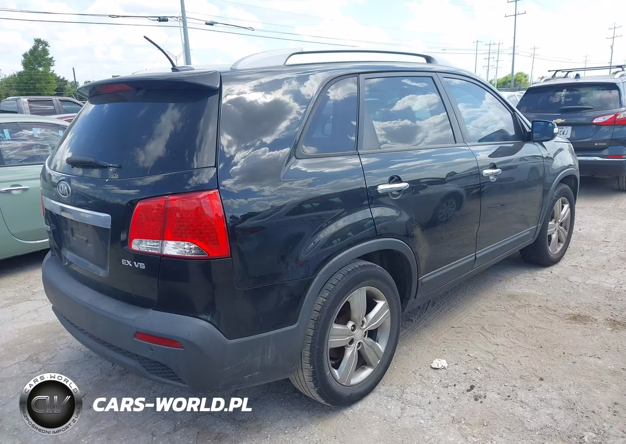 2013 Kia Sorento Ex V6 VIN:5XYKU4A26DG410726 - 4