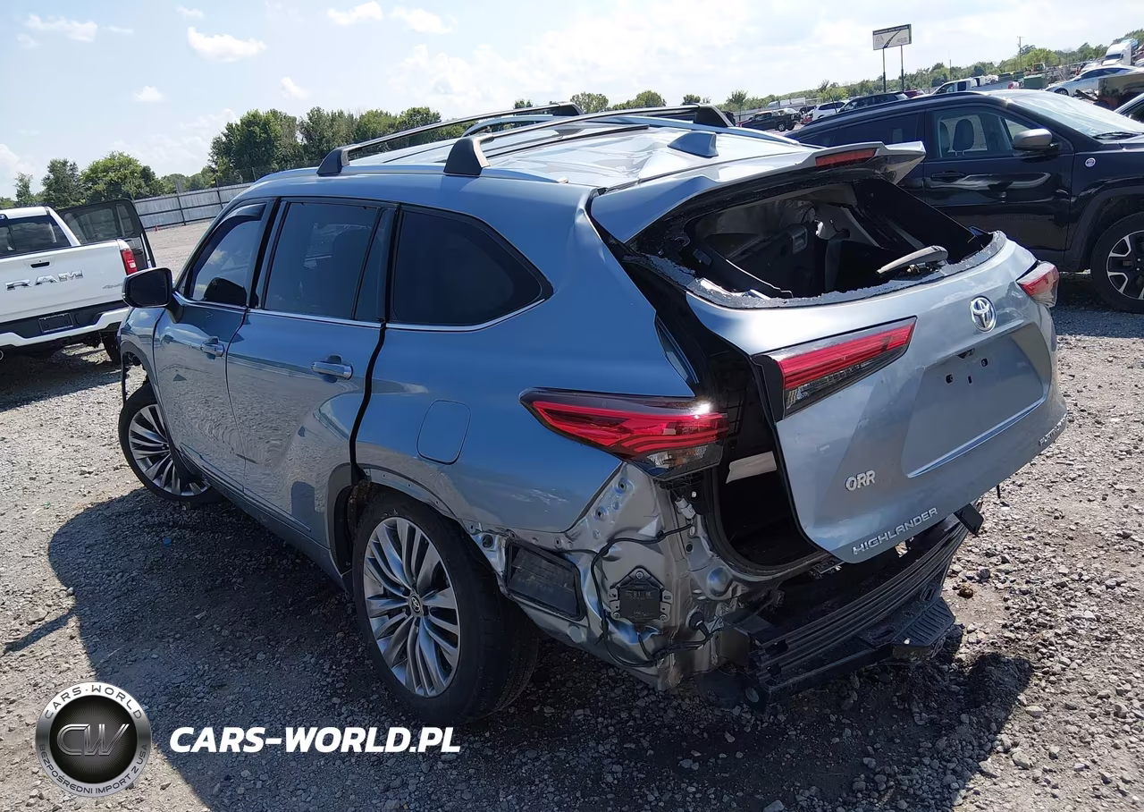 2021 Toyota Highlander Platinum VIN:5TDFZRBH8MS078553 - 3