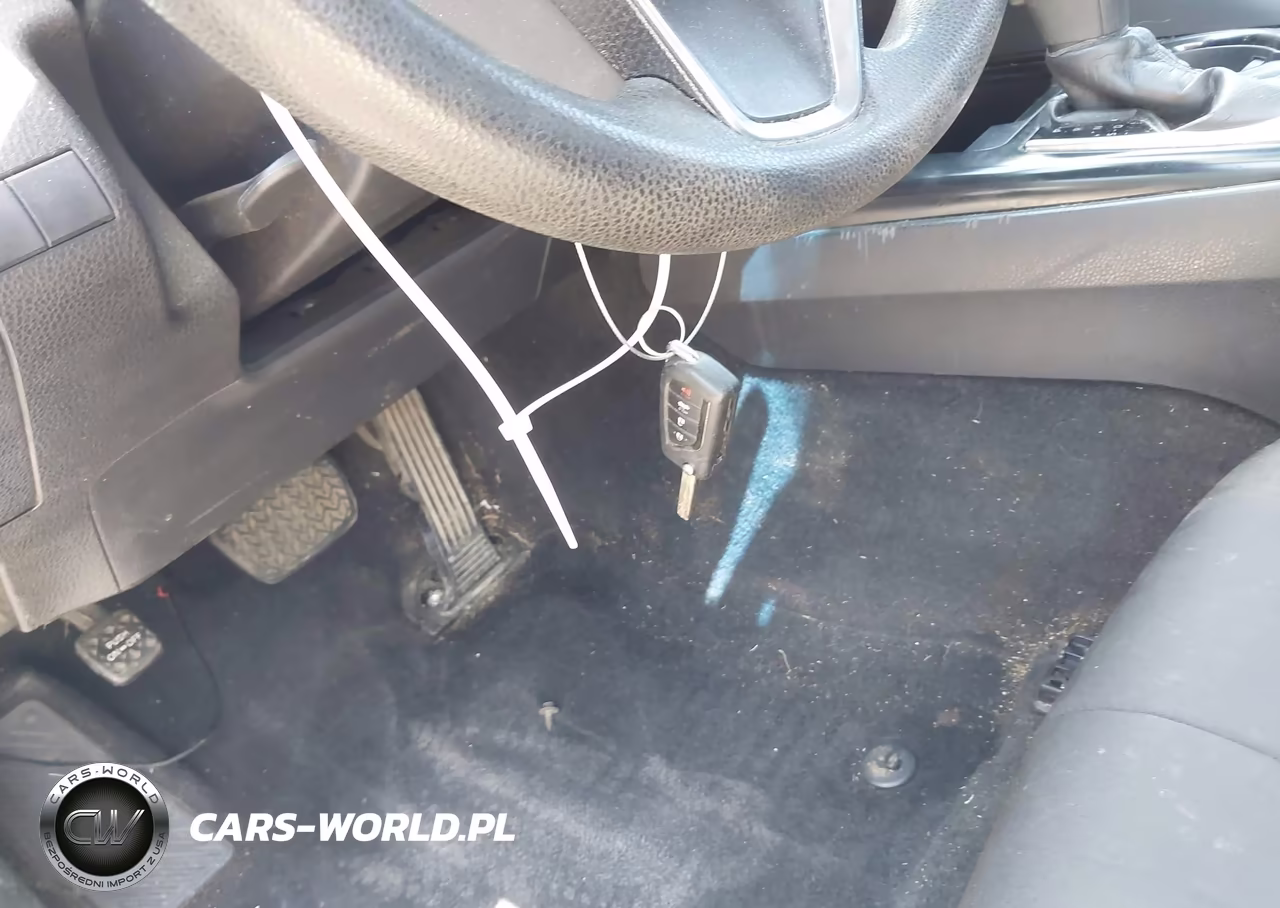 2018 Toyota Camry Le VIN:4T1B11HK7JU122720 - 11