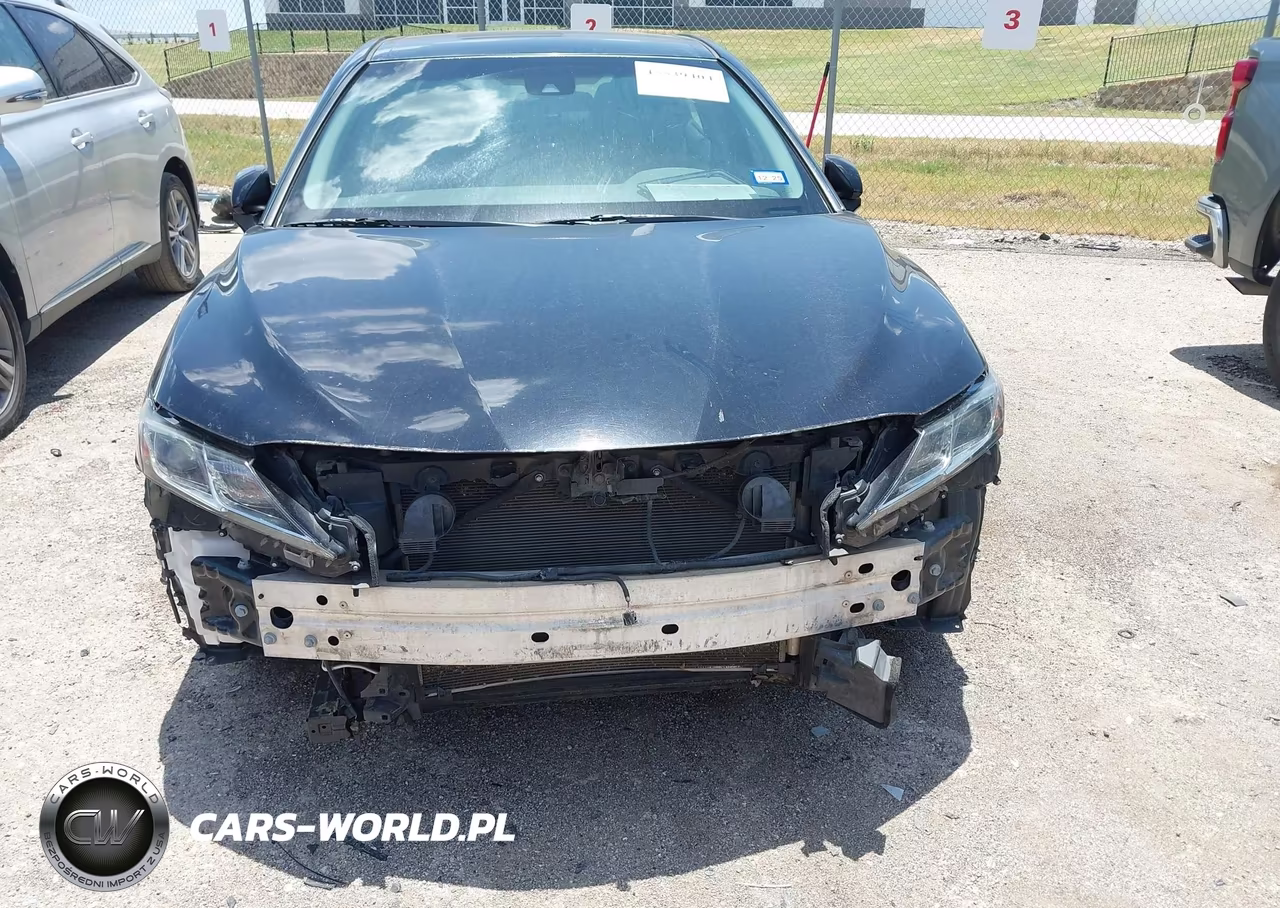 2018 Toyota Camry Le VIN:4T1B11HK7JU122720 - 13