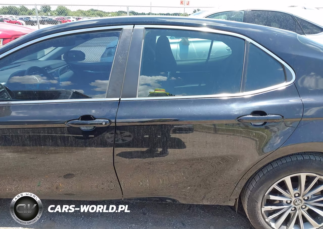 2018 Toyota Camry Le VIN:4T1B11HK7JU122720 - 15