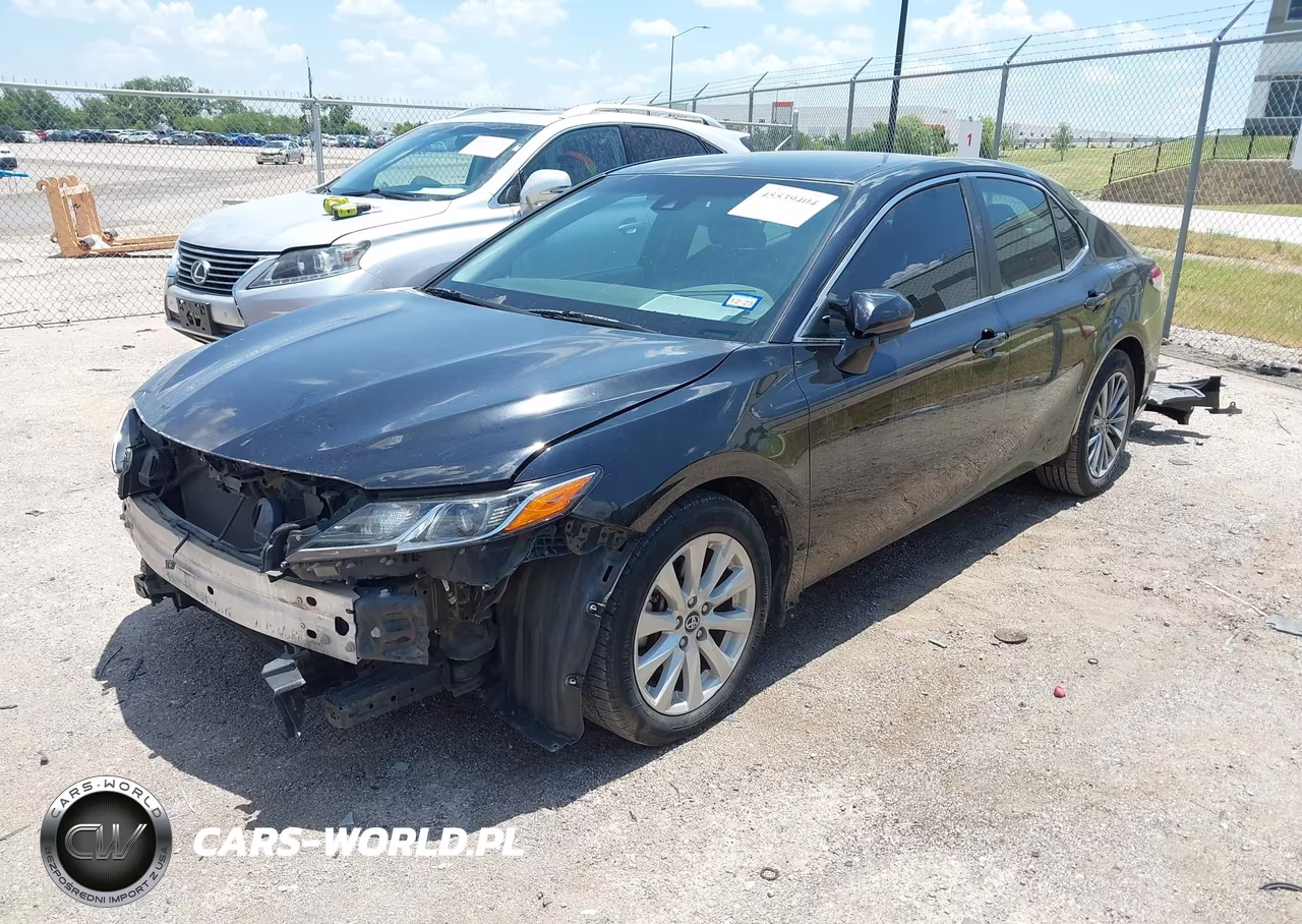 2018 Toyota Camry Le VIN:4T1B11HK7JU122720 - 2